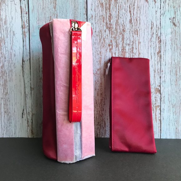 MAC Adoring Carmine Holiday Special Edition Brushes and Cosmetic Bags Set 💋❤️ - Picture 7 of 10